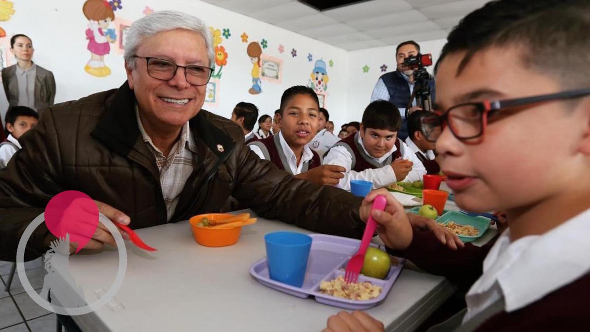 Promueve Gobernador programa social.