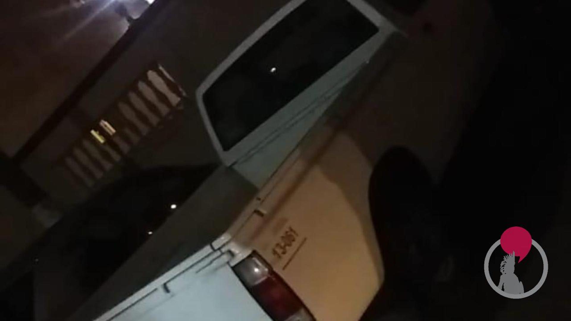 Funcionarios de Ayuntamiento de Tijuana llevan carros oficiales a fiesta privada.