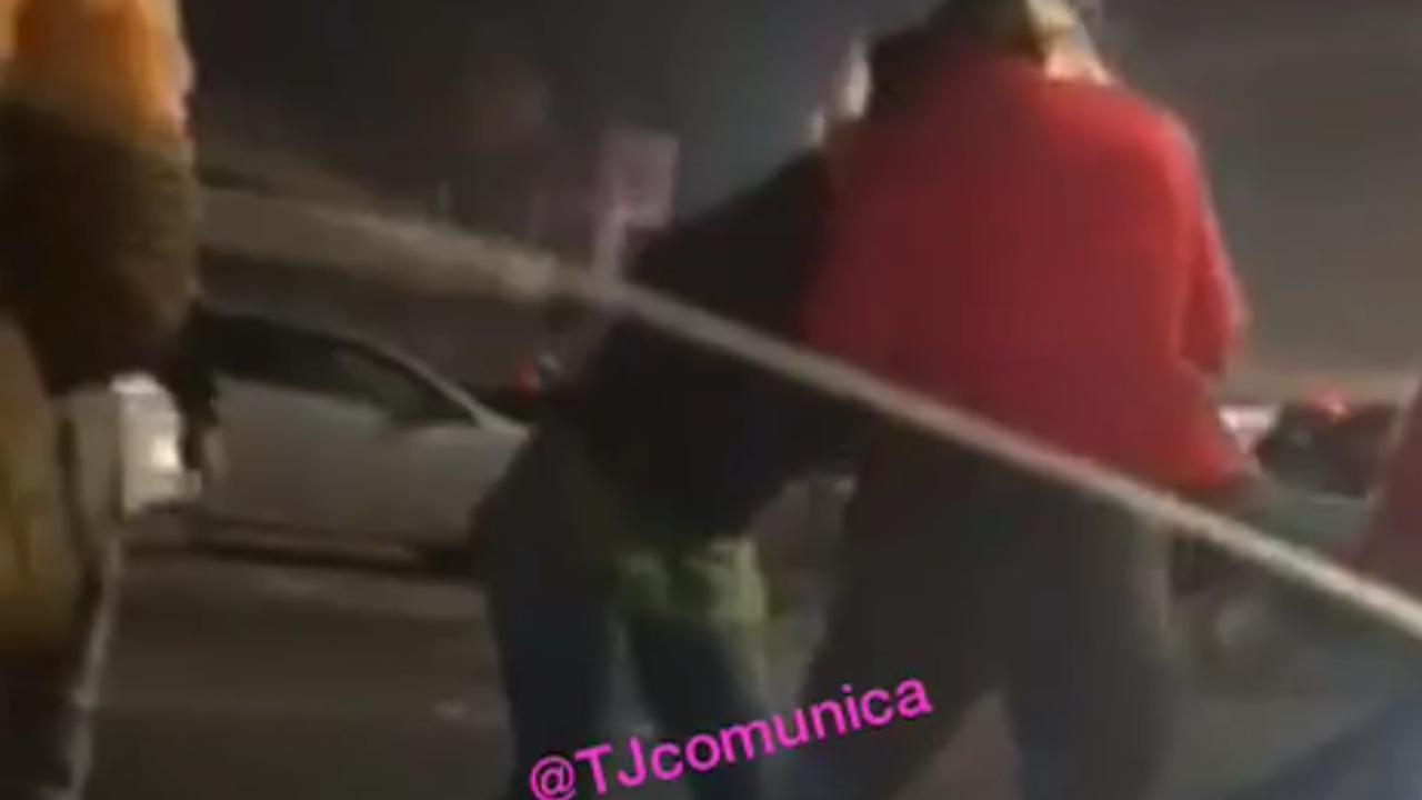 Fuerte pelea de mujeres en garita de San Ysidro