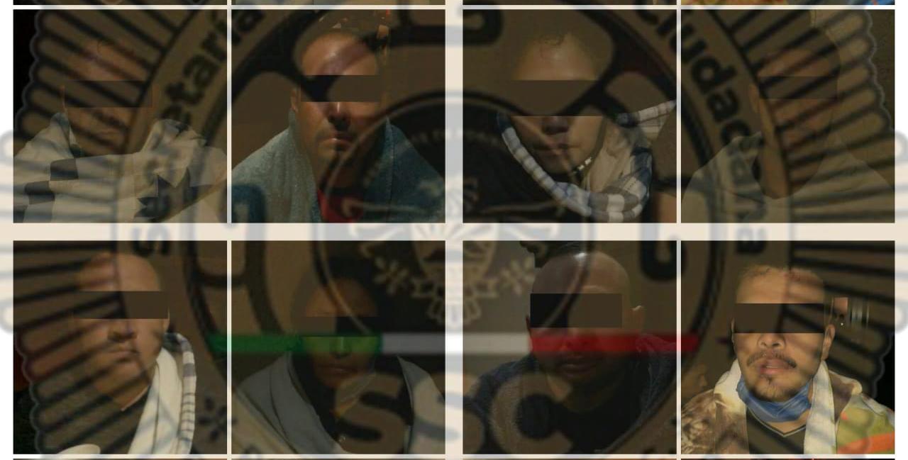 Agentes de Rosarito rescataron a 16 personas tras volcadura en la zona costa.