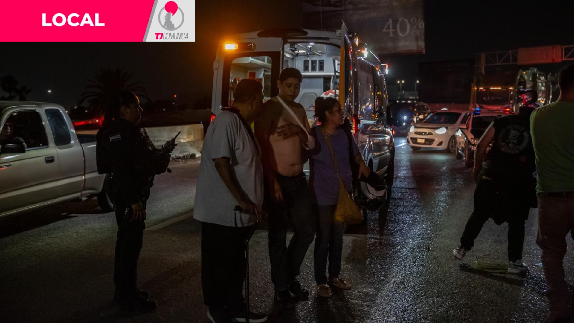 Motociclista cae en una zanja del puente México
