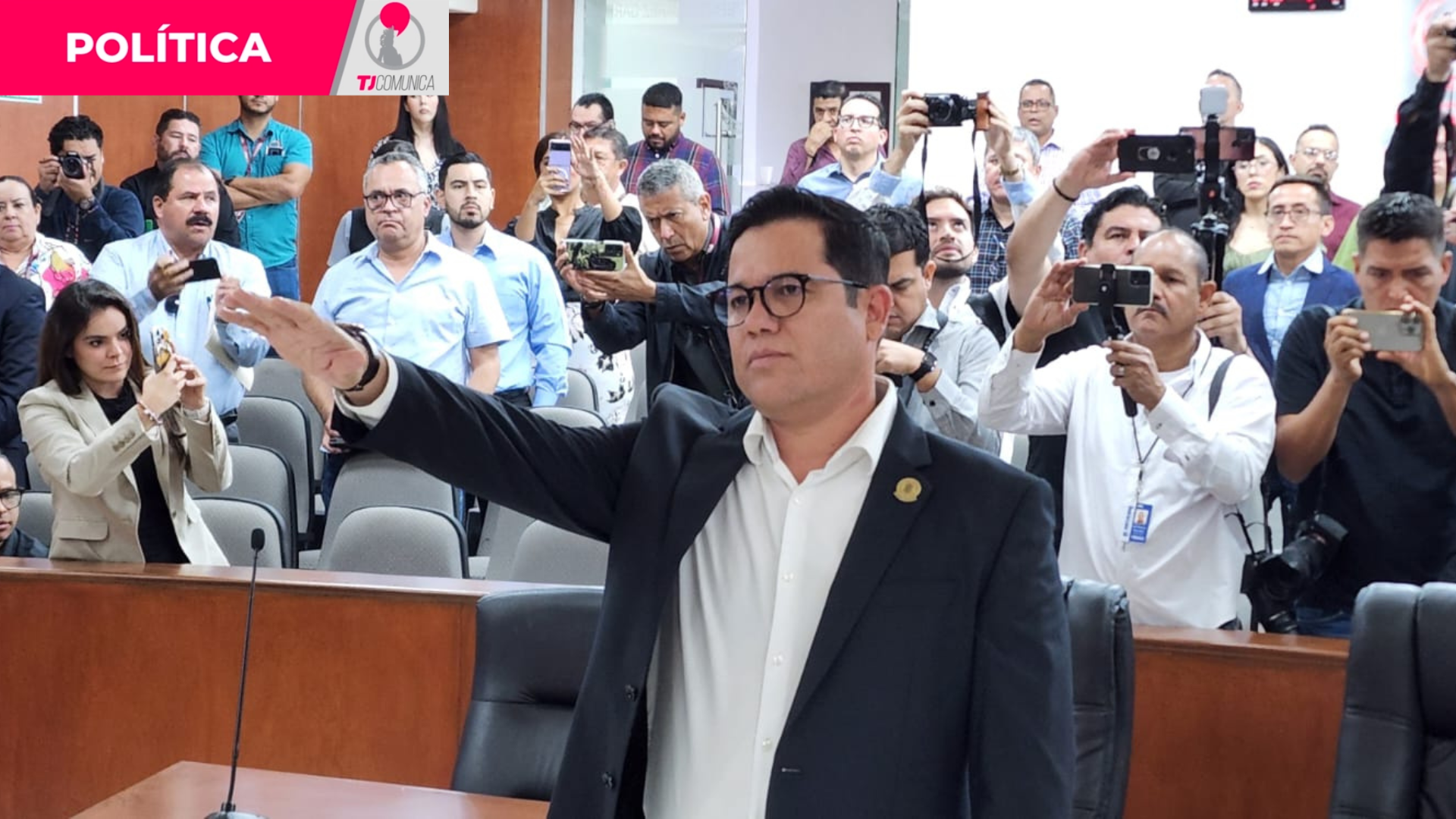 CONGRESO DESIGNA A ANTONIO OLIVAS COMO TITULAR DE LA DIRECCIÓN DE ADMINISTRACIÓN