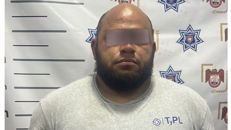 Conductor se da a la fuga después de arrollar a una mujer en el bulevar Gato Bronco; tras un operativo Policía Municipal detuvo al responsable