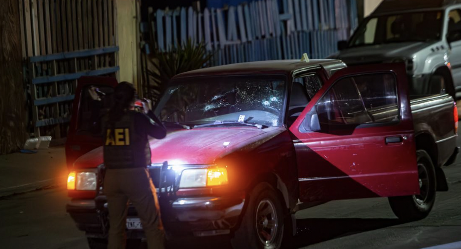 Policía municipal de Rosarito resulta herido tras ataque armado frente a su domicilio