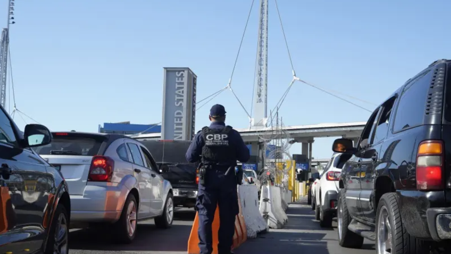 Agentes del CBP ayudaban a narcos a cruzar droga desde México; así operaban