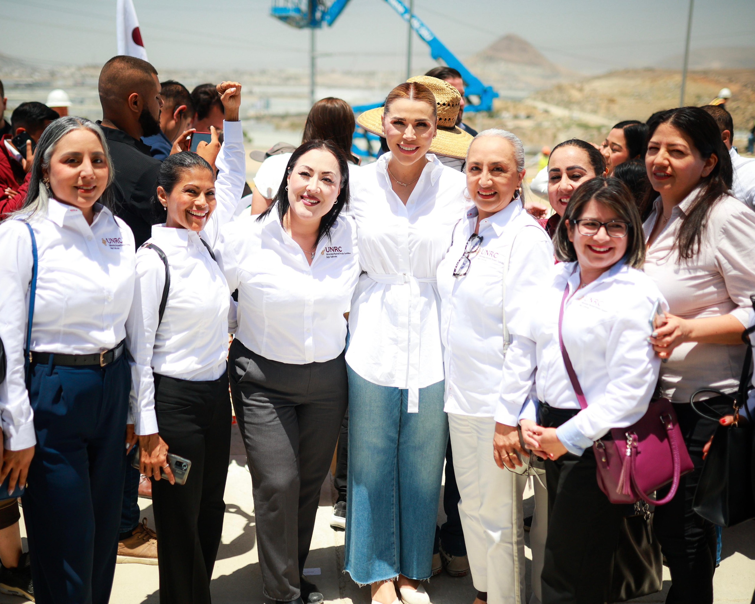 Anuncia gobernadora Marina del Pilar nuevas carreteras universitarias en Baja California