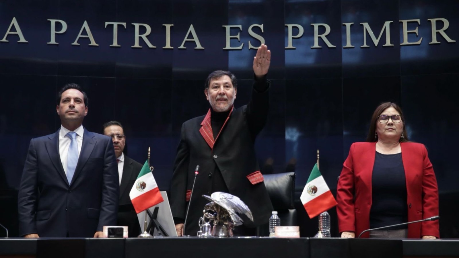 Noroña se despide de la presidencia del Senado.