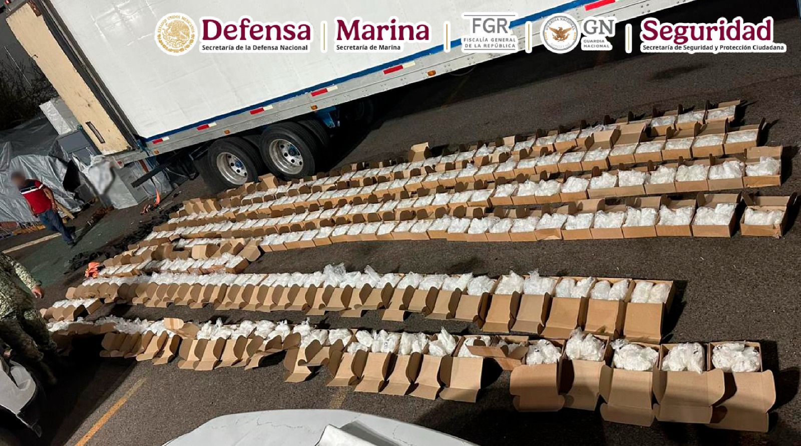 EN BAJA CALIFORNIA SUR FUE DETENIDO UN HOMBRE QUE TRANSPORTABA MÁS DE UNA TONELADA DE METANFETAMINA