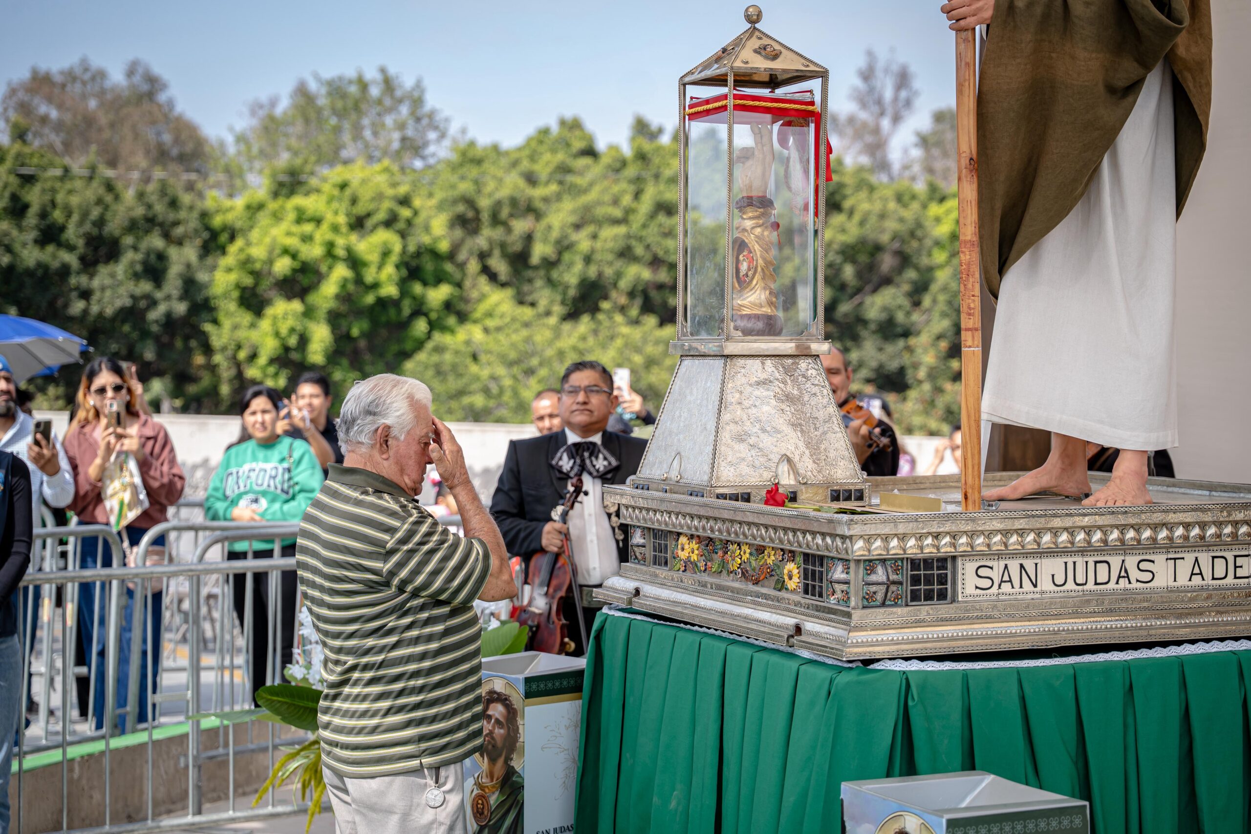 Tijuanenses acuden por última vez a venerar reliquias de San Judas Tadeo