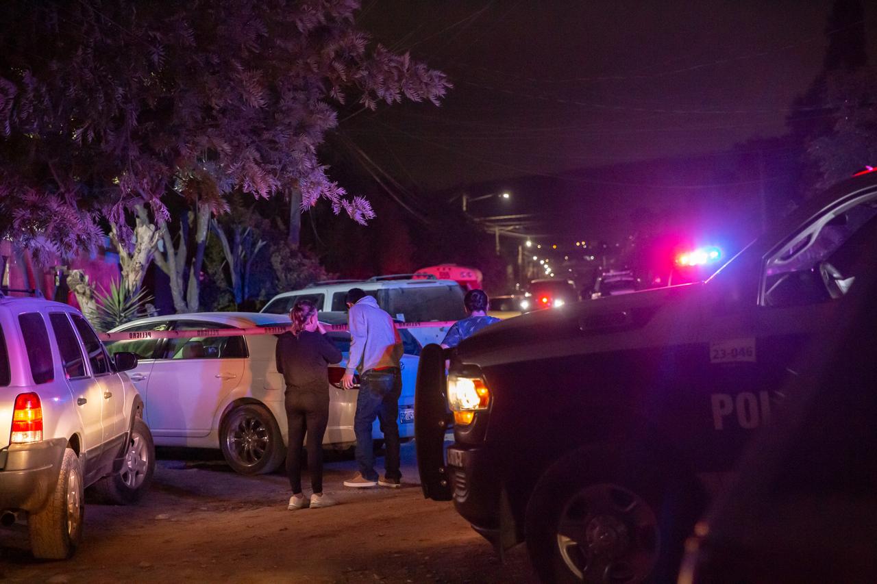 Hombre asesinado a bordo de su vehículo pick up