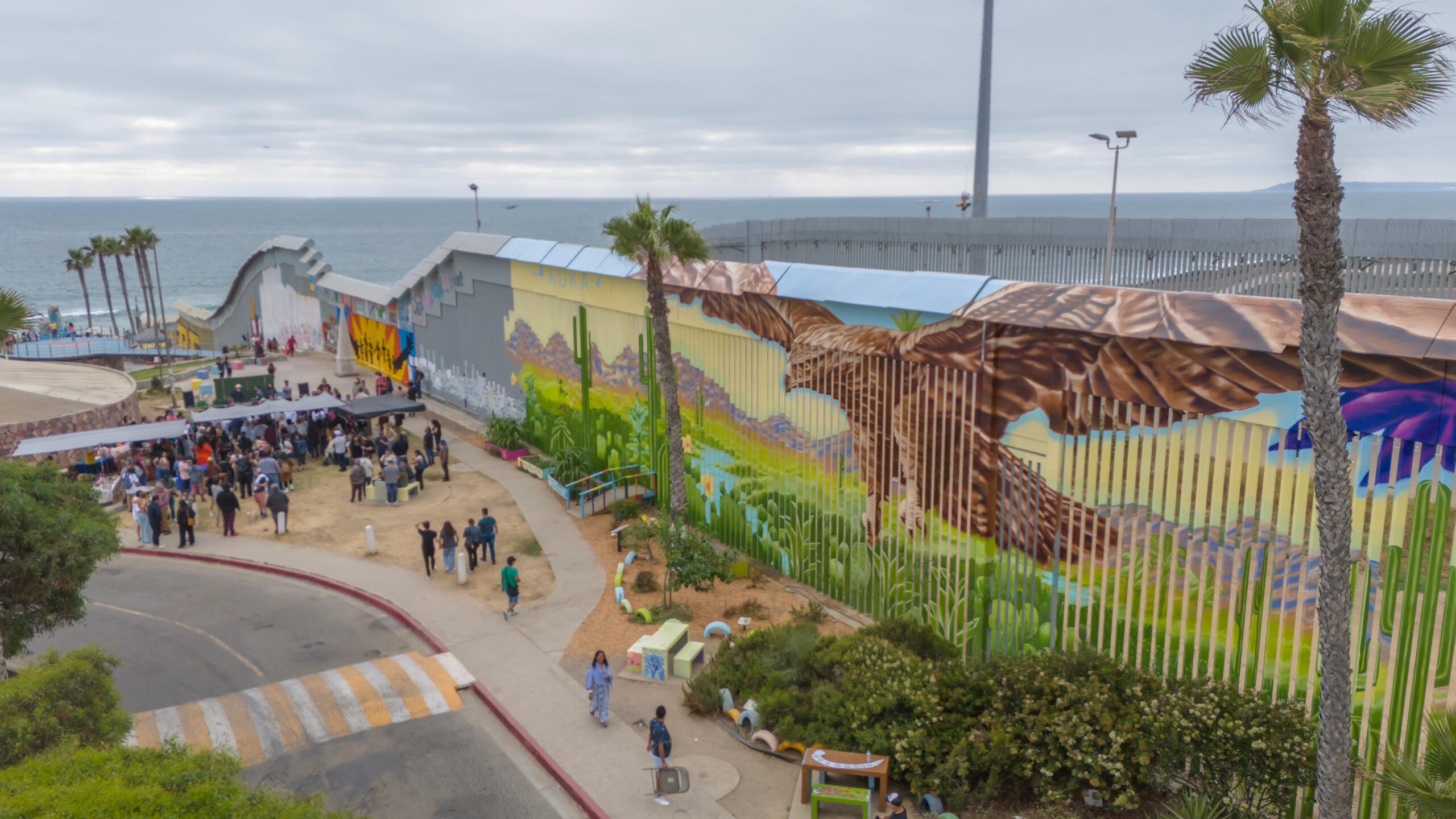 Inauguran el mural “Abrazo Mutuo” en Playas de Tijuana: un mensaje de paz desde la frontera