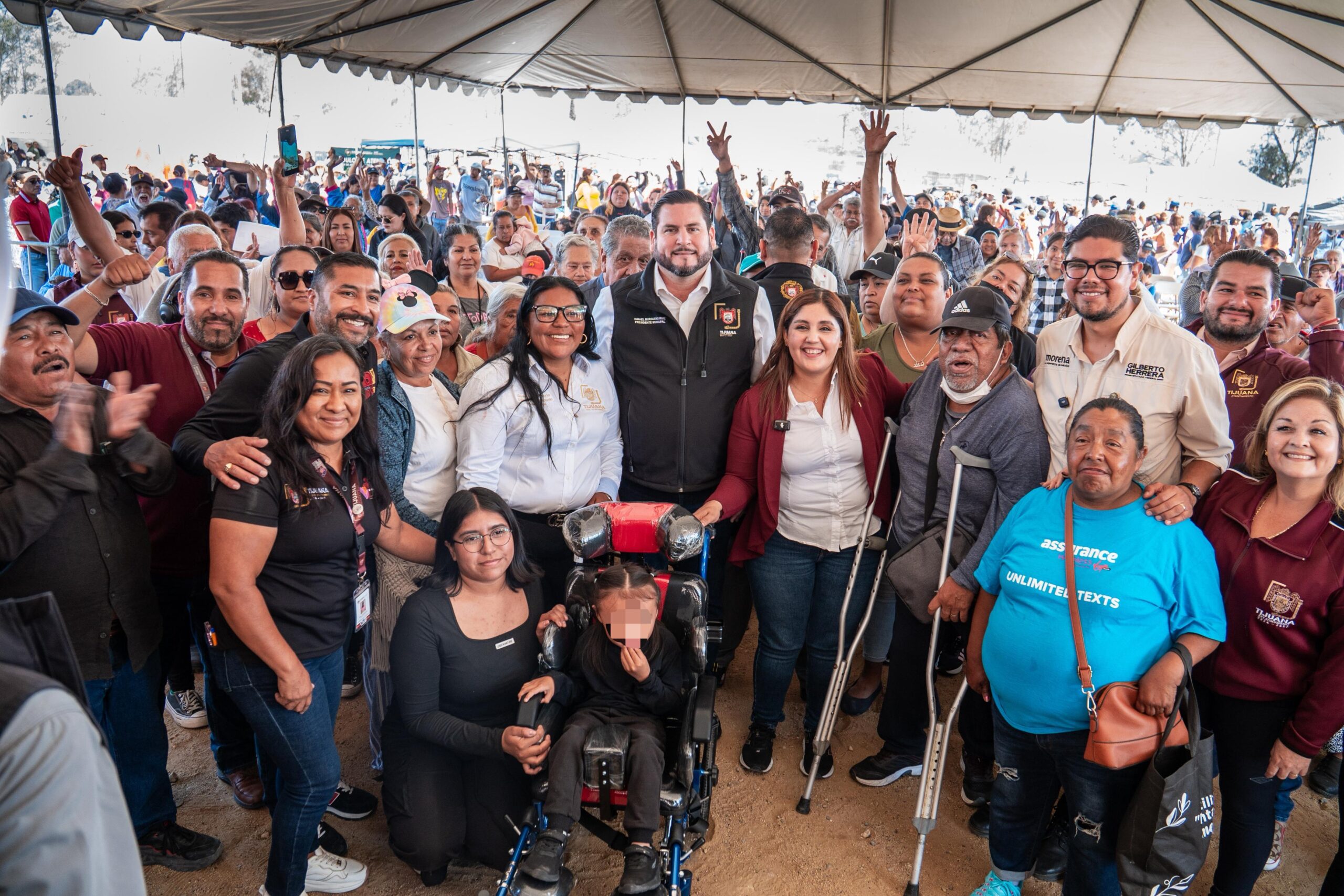 Lleva Gobierno de Ismael Burgueño servicios municipales a residentes de la Delegación San Antonio de los Buenos