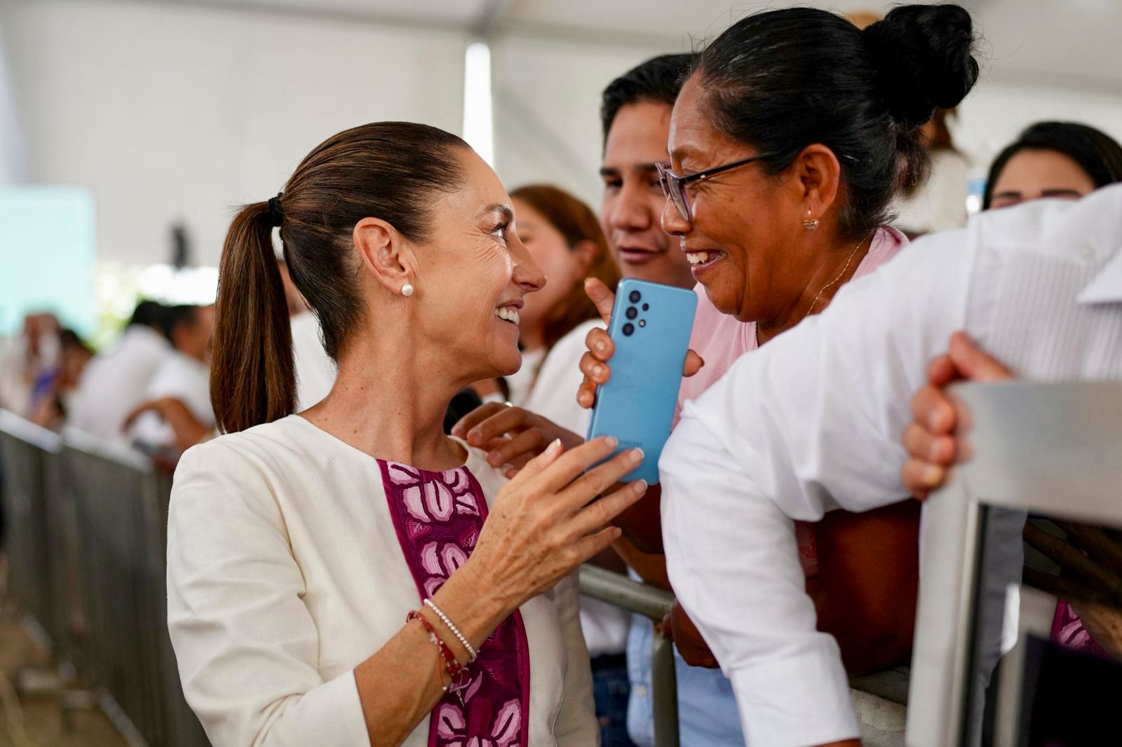 PRESIDENTA CLAUDIA SHEINBAUM DA BANDERAZO DE SALIDA A LA CONSTRUCCIÓN DE PUENTES VEHICULARES EN COLIMA