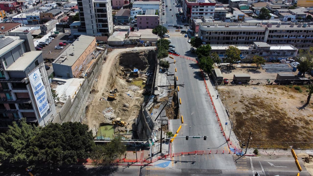 Negocios registran hasta un 90% de menos ventas, tras cierre de la calle 10 por socavón en la Zona Centro