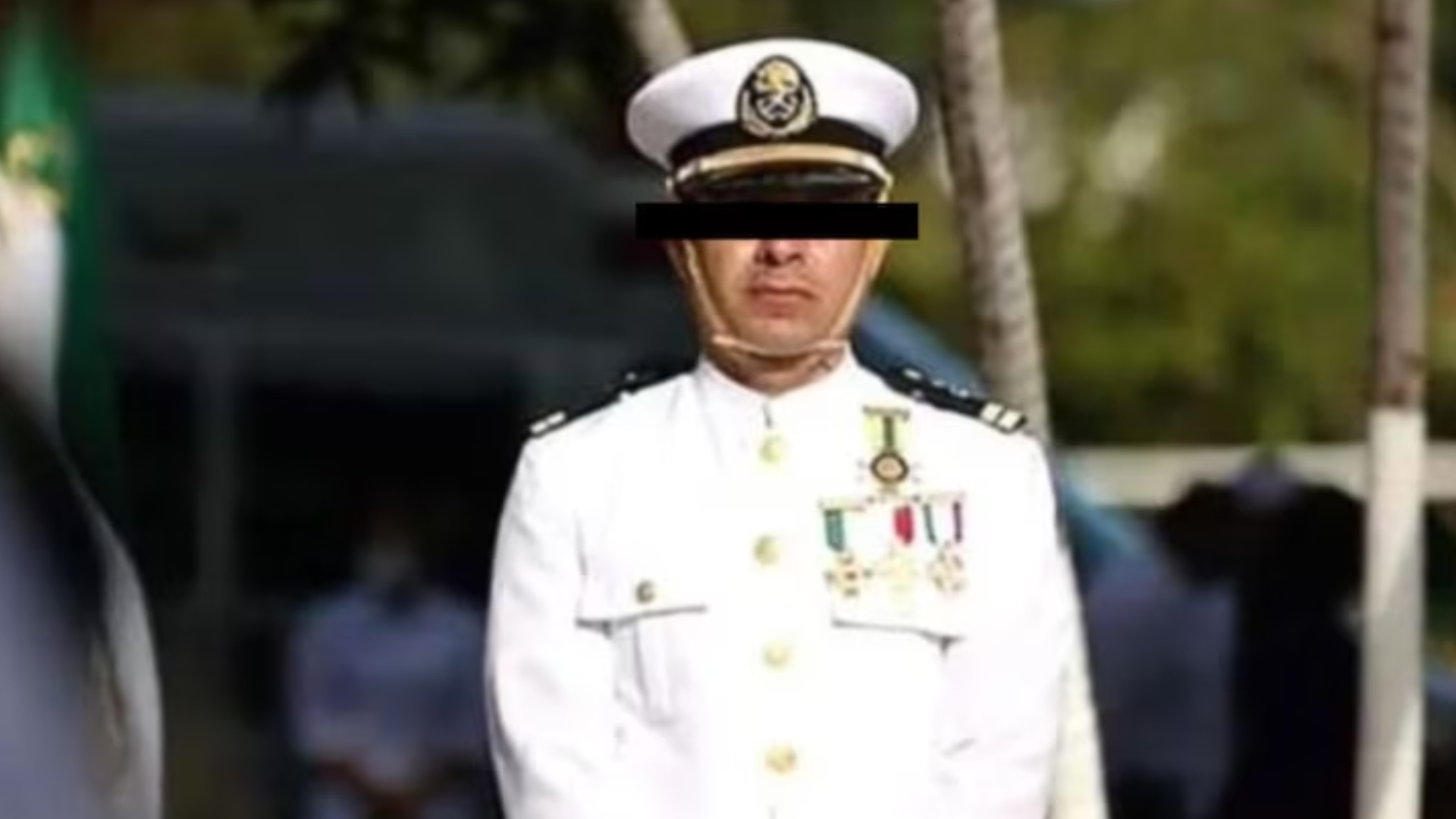 Detienen al vicealmirante Manuel Farías por red de huachicol fiscal, sobrino político del secretario de Marina con AMLO