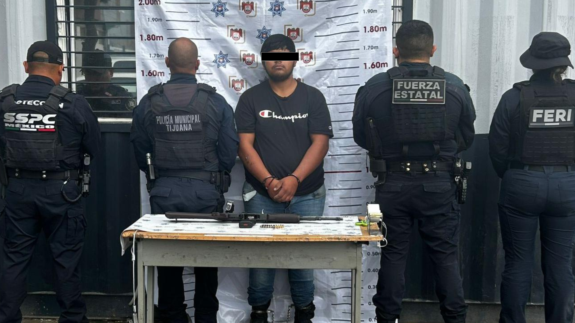 ¡Bien bélico! con un cuerno de chivo amenazó a su exrentera; ya fue detenido