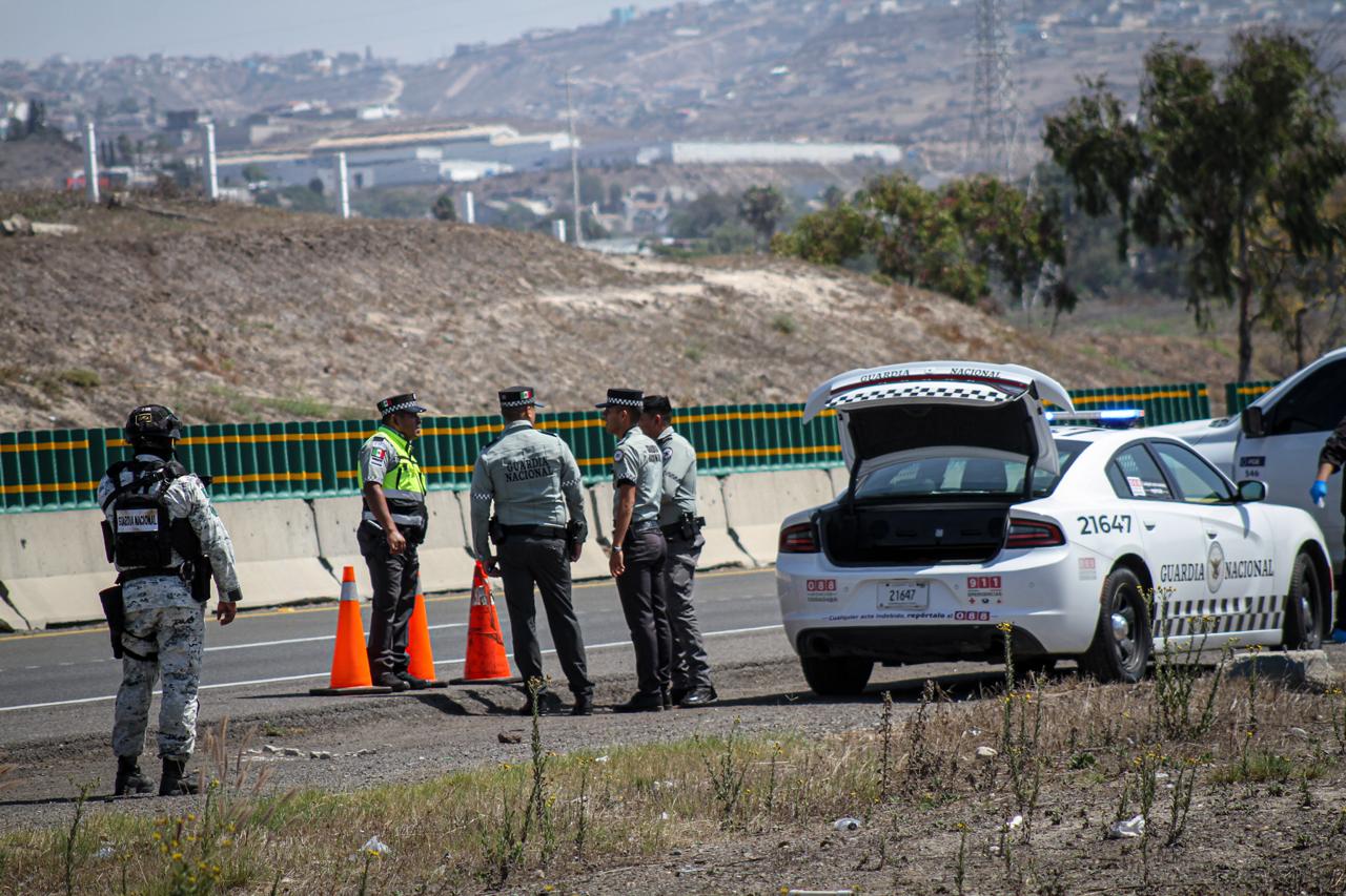 Hallan a mujer ejecutada a un costado de la carretera escénica Tijuana-Ensenada