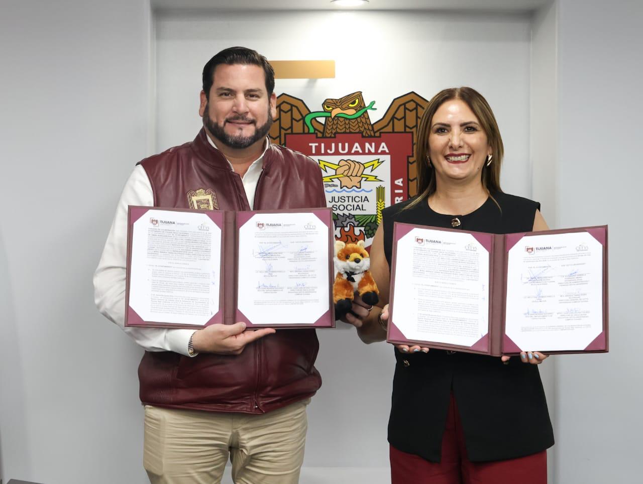 Celebra Ismael Burgueño convenio de colaboración con Cetys Universidad en apoyo a la educación