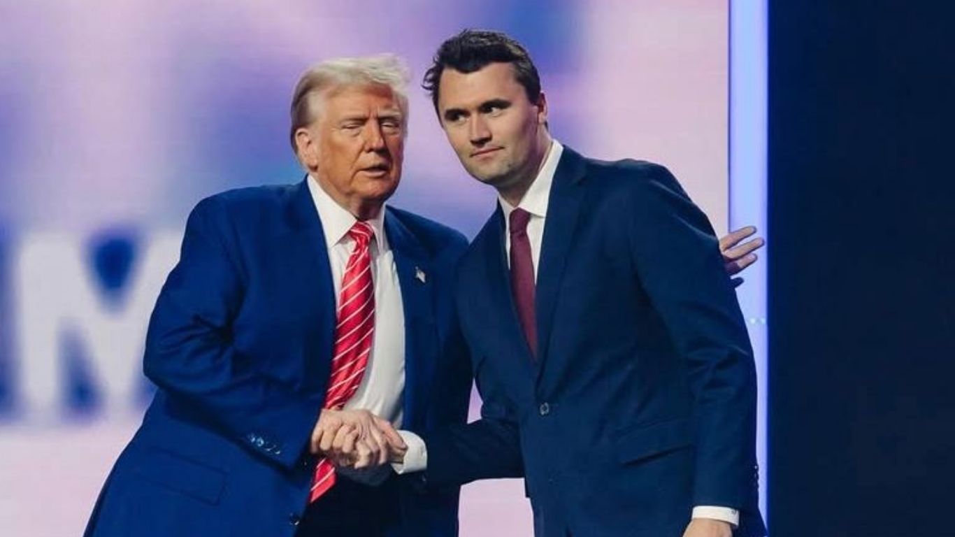 “Nadie se había ganado mejor el corazón de la juventud en EU mejor que Charlie. Era amado y admirado por todos, especialmente por mí”: Trump comparte mensaje tras el asesinato del activista político.