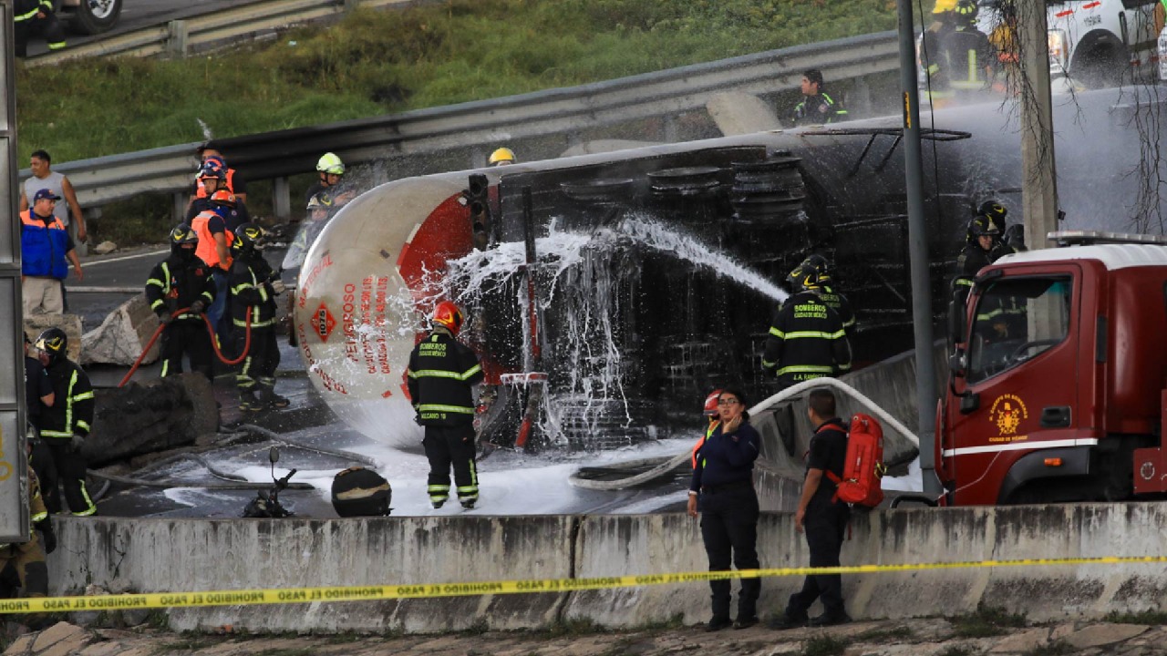 Suman 29 personas fallecidas tras explosión de pipa de gas en Iztapalapa