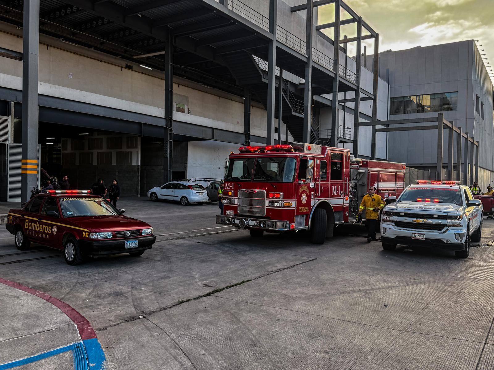 Trabajador sufre descarga eléctrica en Plaza Península
