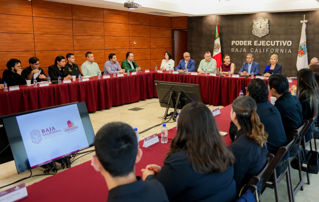 Gobernadora Marina del Pilar escucha y atiende propuestas del consejo estudiantil de la UABC para mejorar su entorno