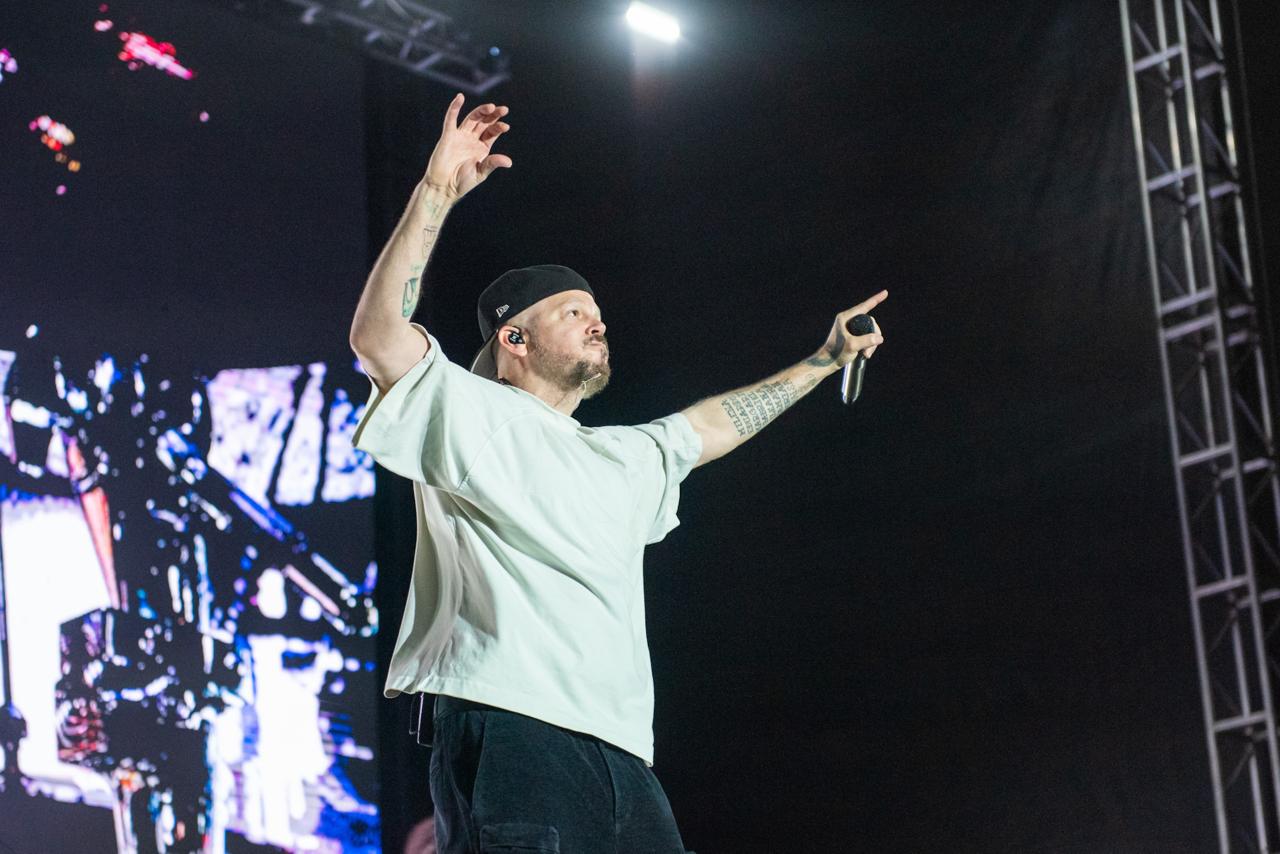 Residente Enciende la Frontera con Concierto Gratuito