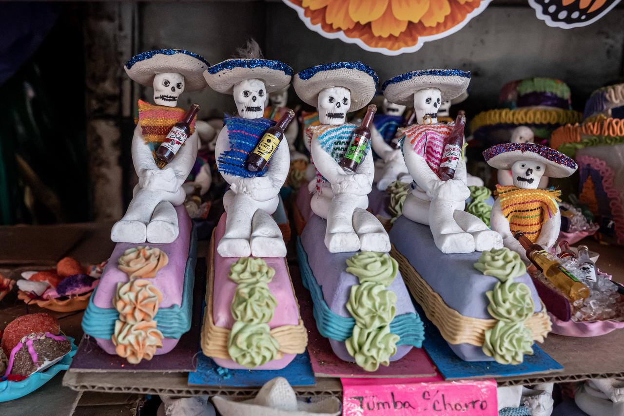 El Mercado Hidalgo se llena de color por el Día de Muertos