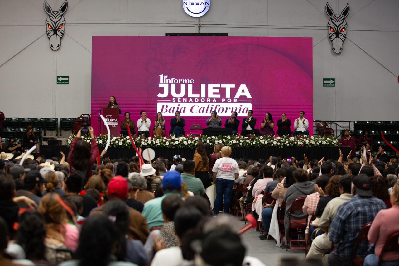 Rocío Adame acompaña a la senadora Julieta Ramírez en su Primer Informe Legislativo, refrendando el compromiso con la transformación de Baja California