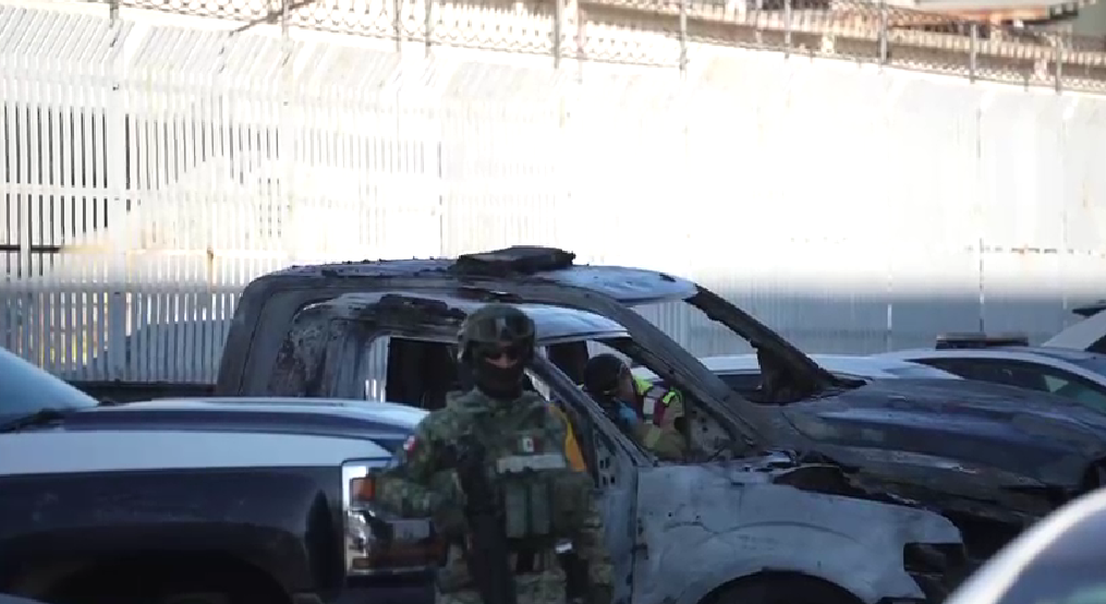 Se incendian dos patrullas de la Policía Municipal en Ciudad Industrial