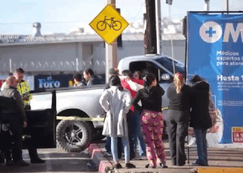 Mujer pierde la vida y se impacta al ir conduciendo