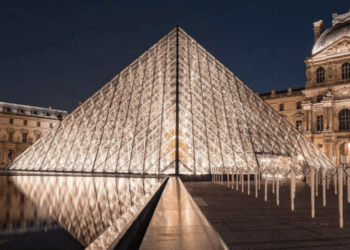 Museo del Louvre aumentará 45% precio de entrada a visitantes extraeuropeos