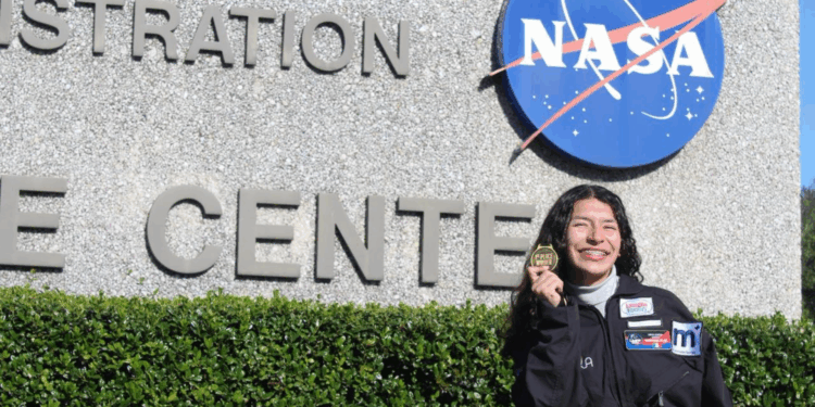 ¡Orgullo mexicano! Joven crea traje reciclado y gana premio de la NASA