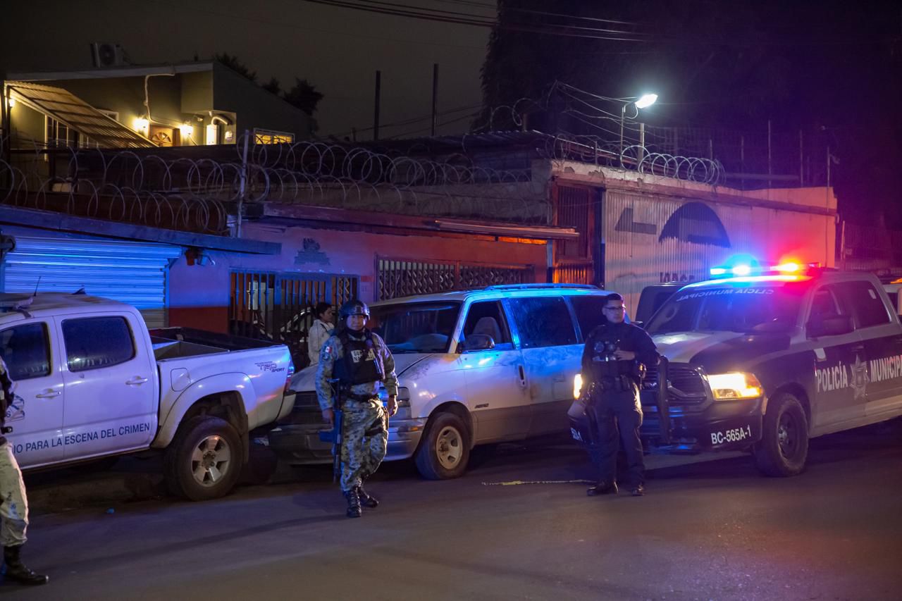 Hallan dos cuerpos encobijados dentro de una panel abandonada en Sánchez Taboada