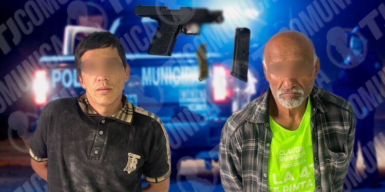 Atora Policía Municipal a dos hombres armados en la Gloria