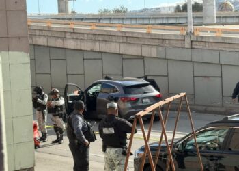 Disparan a vehículo en la salida de la garita del Chaparral