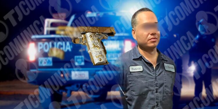 Le dispara a los “Pepos” con su Colt .38 súper grabada y chapeada en oro; lo detiene un operativo de la Policía Municipal de Tijuana