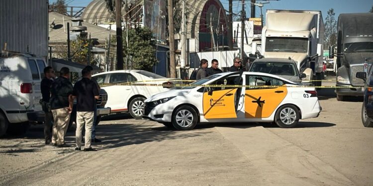 Atacan a balazos taxi del Aeropuerto Internacional de Tijuana