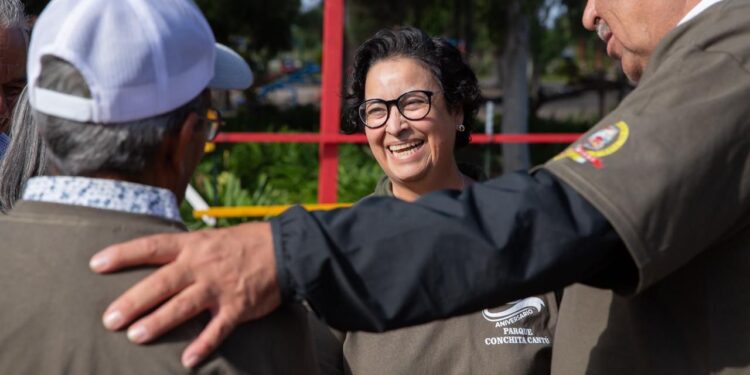 Playas de Rosarito fortalece la movilidad con trabajos de bacheo en la colonia Ampliación Reforma.