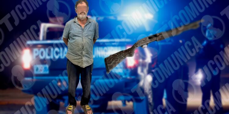 Cae sinaloense con todo y huaraches de Batman; andaba de bélico con su rifle en el cerro