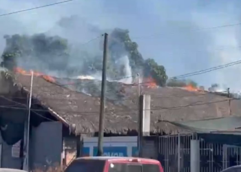 Ataque con drones incendia almacén del ayuntamiento en Escuinapa, Sinaloa
