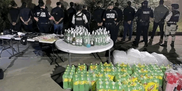 ¡Se les acabó la fiesta! Entre armas, dinero y alcohol aseguran a 300 menores