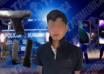 Policía Municipal de Tijuana atora a ratota; le robó dos celulares y dinero a un joven