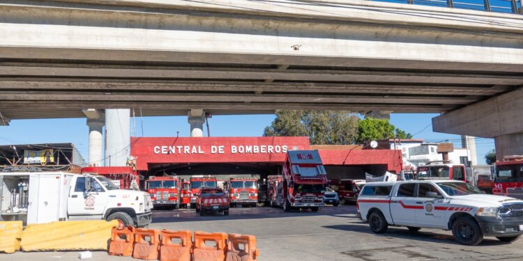 Aumentan hasta 25% los servicios de Bomberos Tijuana durante diciembre; incendios, fugas de gas y accidentes de tránsito