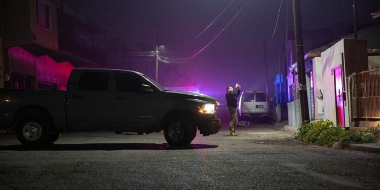 Hallan a hombre sin vida y maniatado en la colonia México