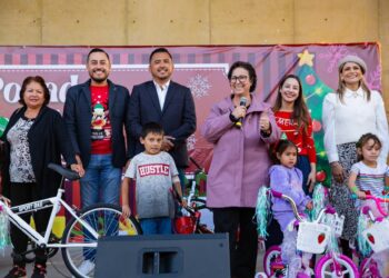 Rocío Adame Muñoz lleva la Navidad a Primo Tapia con la primera Mega Posada Comunitaria