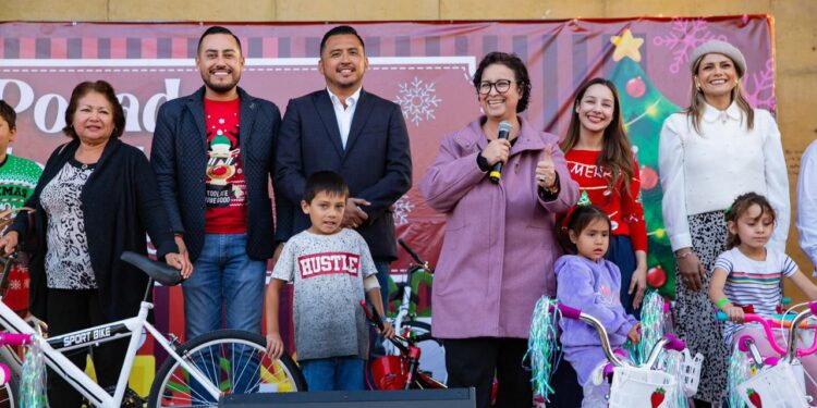 Rocío Adame Muñoz lleva la Navidad a Primo Tapia con la primera Mega Posada Comunitaria