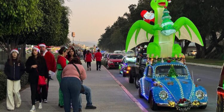 Arranca el Roll de las Luces 2025 y llena de color las calles de Tijuana