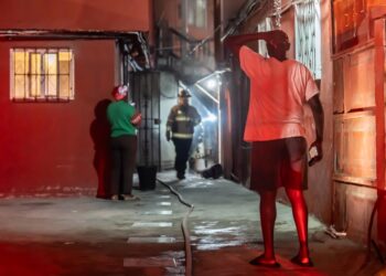 Conato de incendio moviliza a bomberos en la colonia Castillo