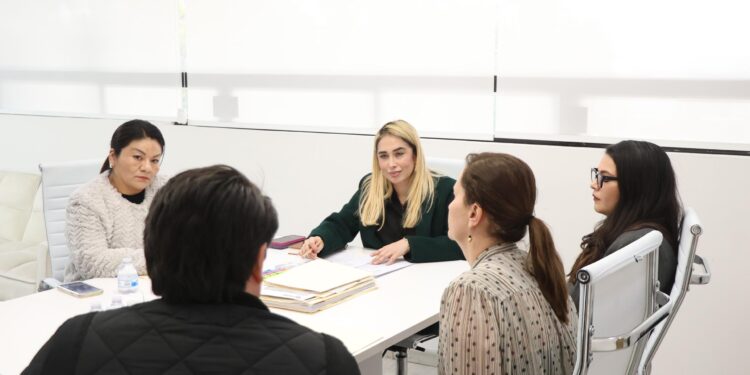 Atiende síndica procuradora Teresita Balderas denuncias de abogados animalistas